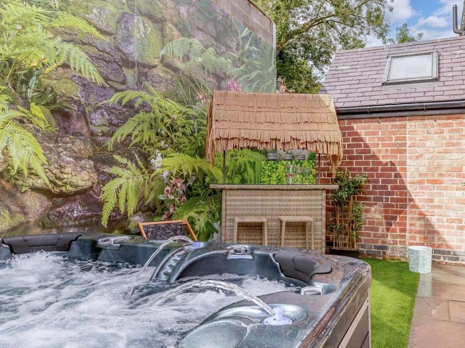 Dawns House Cromford, Peak District, Hot Tub, For 6 - Stunning Views Apartment Екстериор снимка