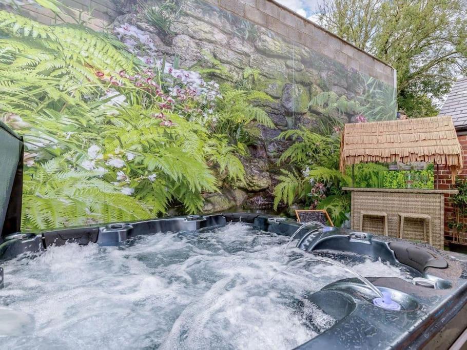 Dawns House Cromford, Peak District, Hot Tub, For 6 - Stunning Views Apartment Екстериор снимка